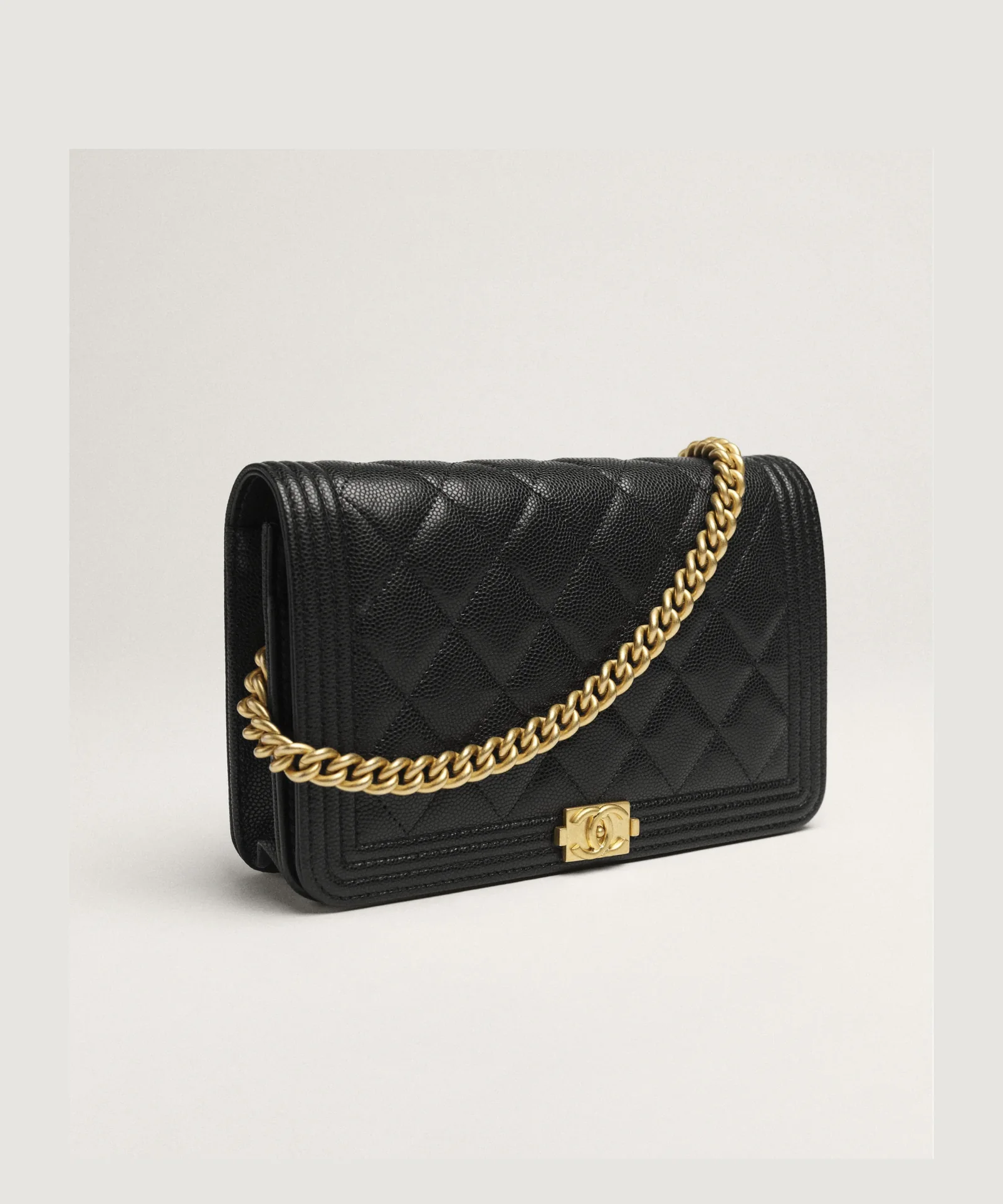 CHANEL BOY CHANEL Wallet on Chain official image 03
