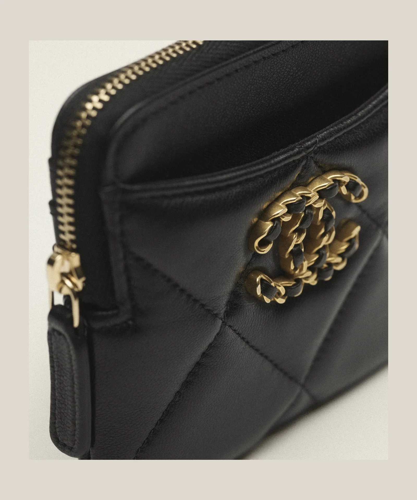 CHANEL CHANEL 19 Zipped Coin Purse official image 04